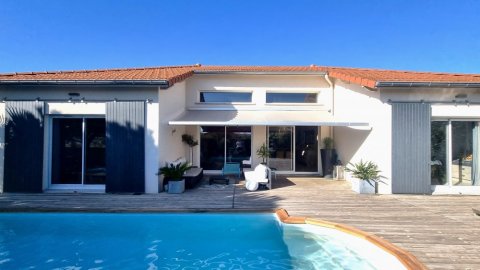 Vente d'une magnifique maison avec piscine à Notre-Dame-De-Boisset