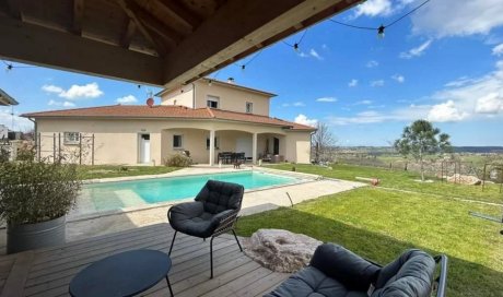 Villa a vendre sur la commune de Saint-Cyr-de-Favières